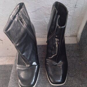 BLACK FAUX PATENT LEATHER ANKLE BOOTS BOOTIES MIX NO. 6 SIZE 7.5M 3" HEEL